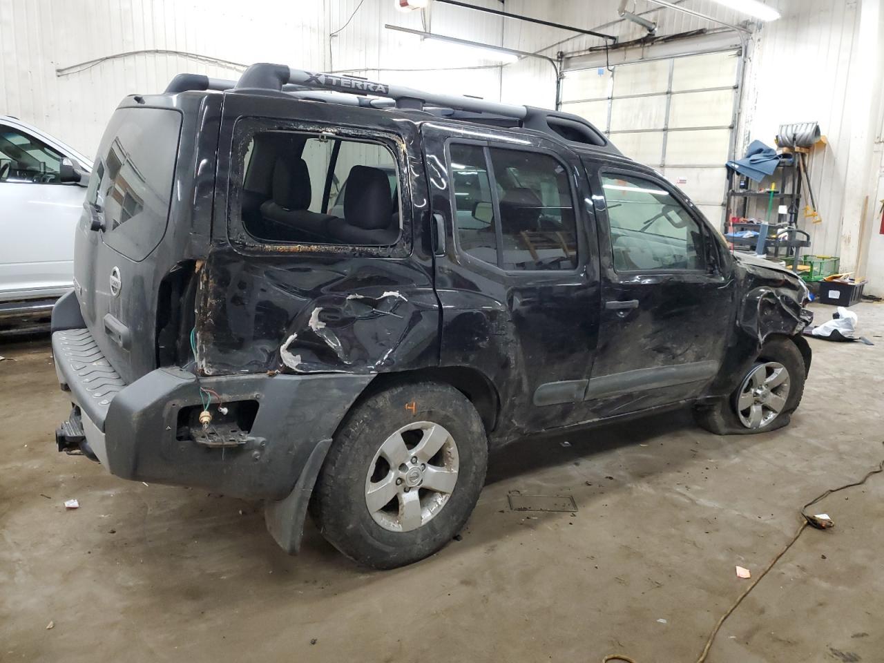 2013 NISSAN XTERRA X - Image 3