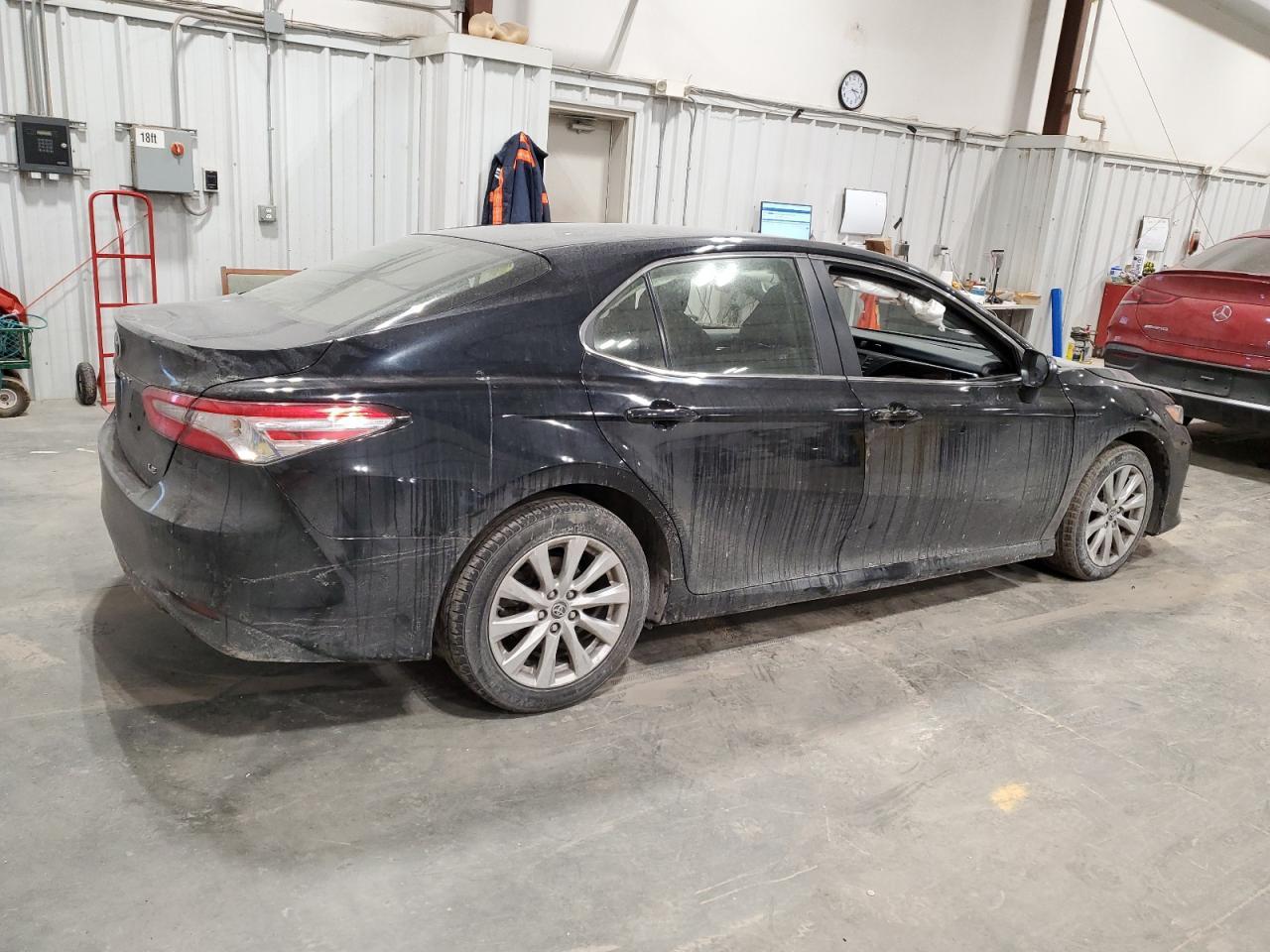 2018 TOYOTA CAMRY L - Фото 3