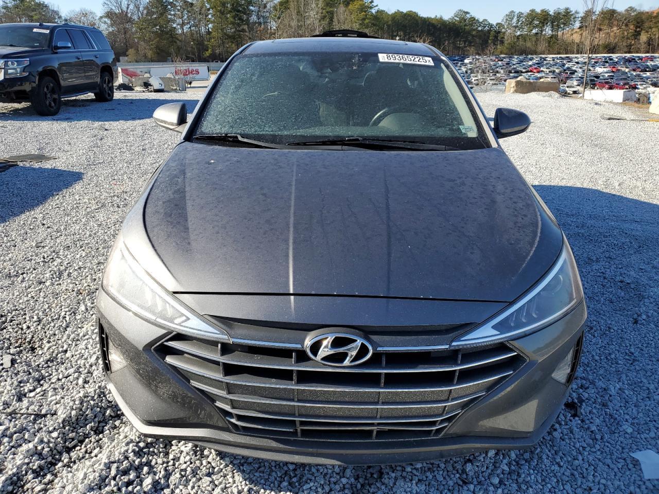 2019 HYUNDAI ELANTRA SE - Фото 5