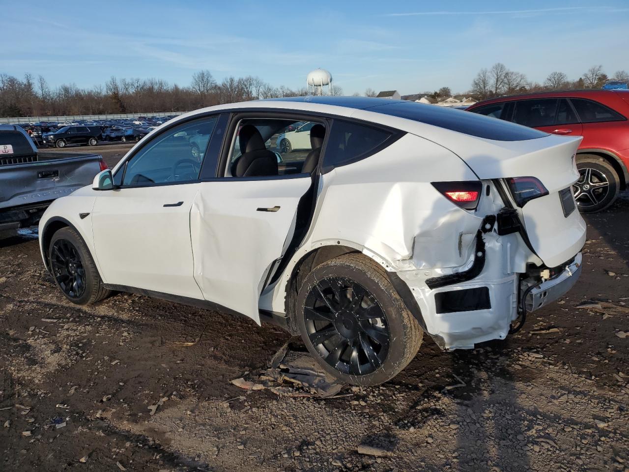 2024 TESLA MODEL Y - Image 2