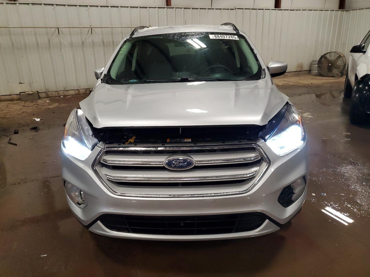 2017 FORD ESCAPE SE - Фото 5