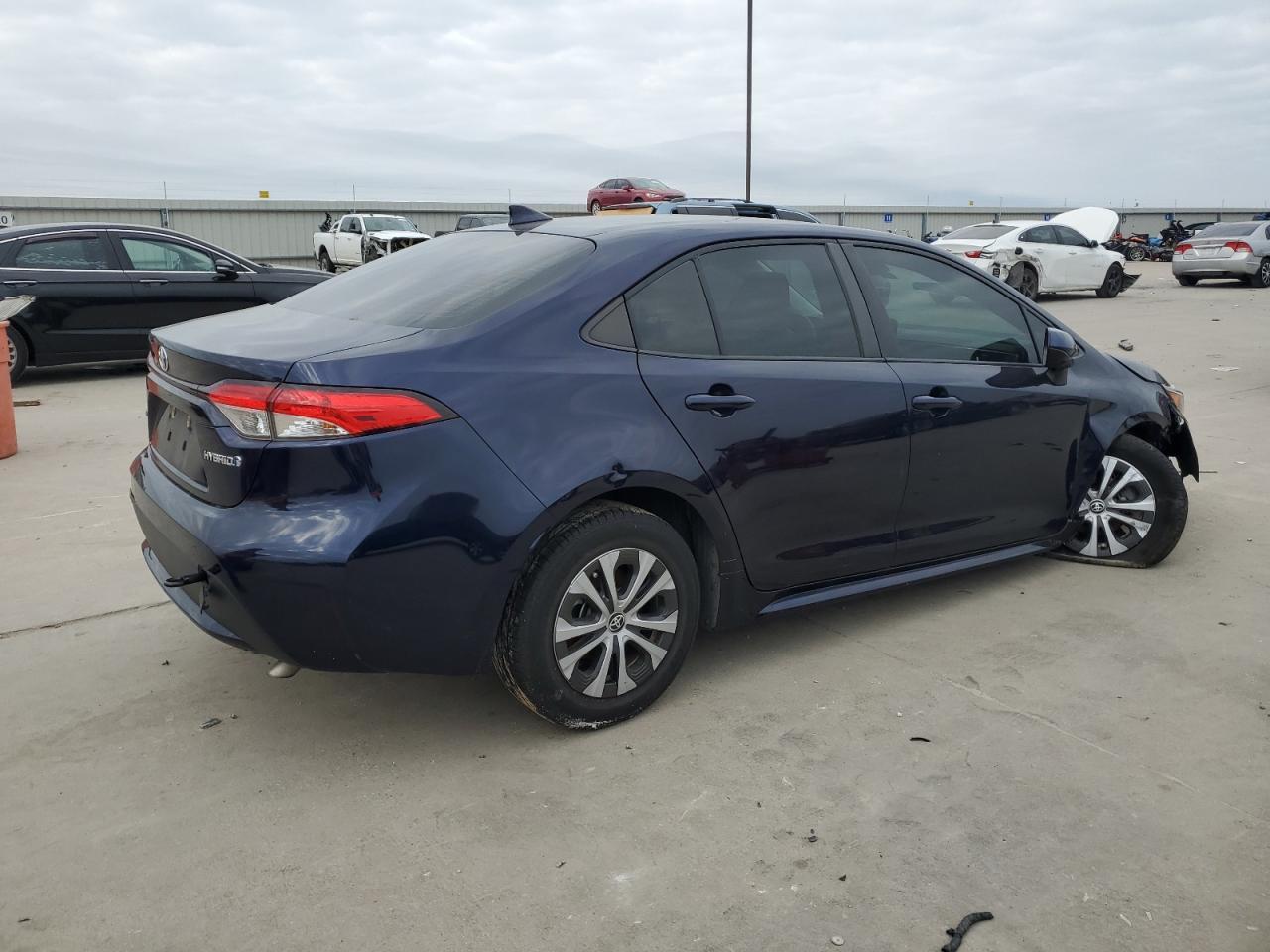 2022 TOYOTA COROLLA LE - Image 3