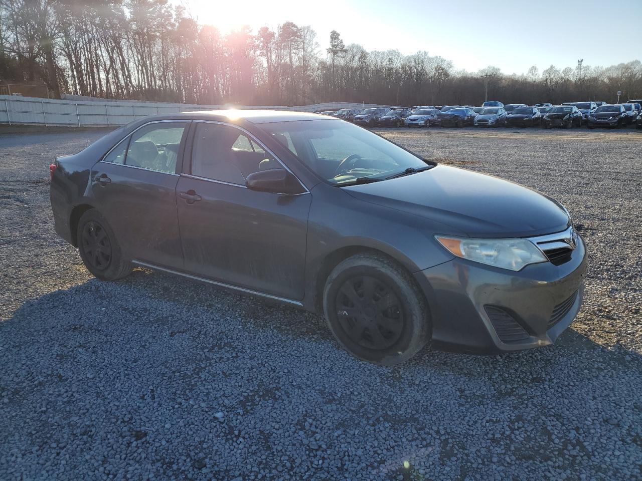 2014 TOYOTA CAMRY L - Фото 4