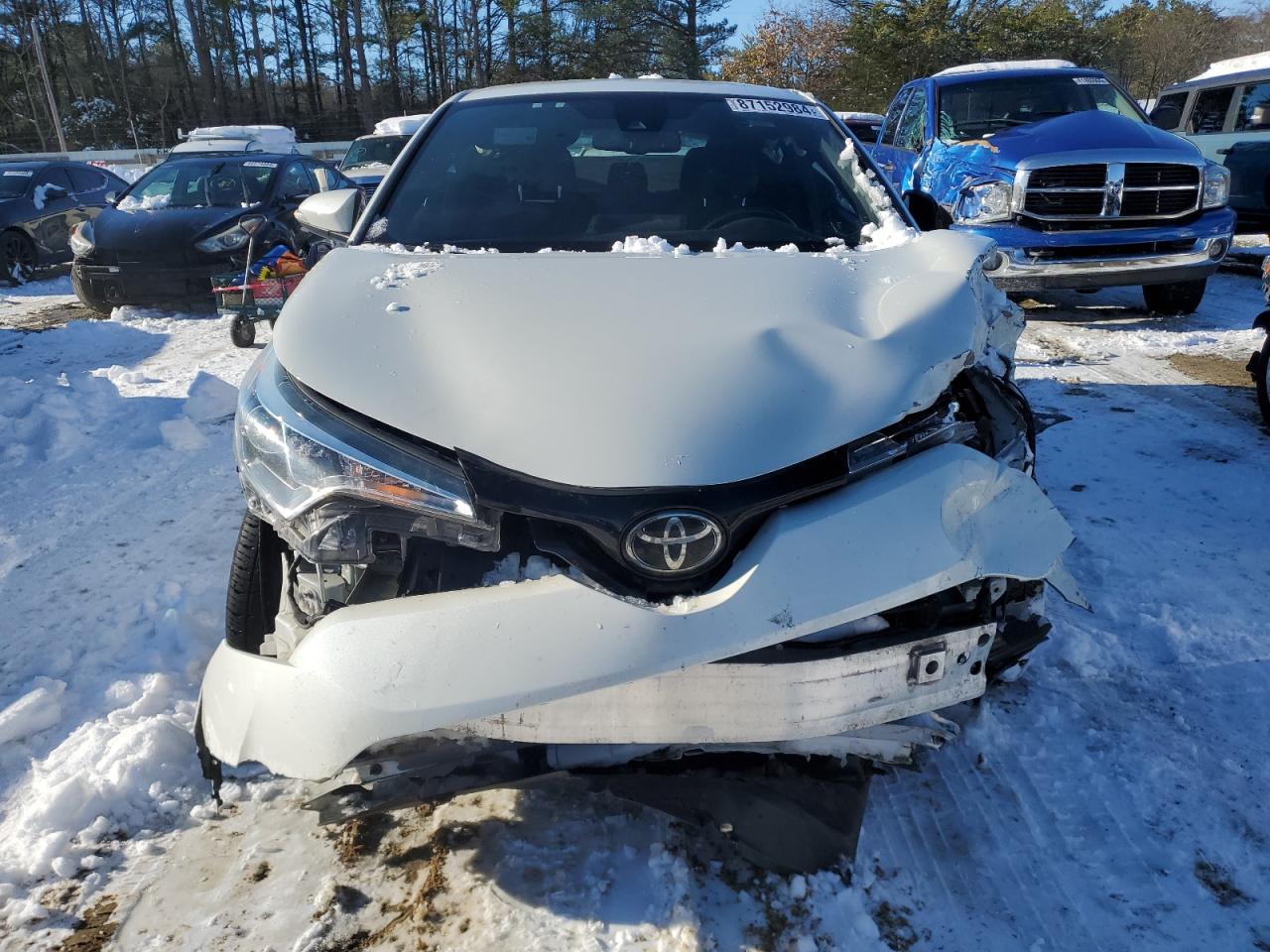 2018 TOYOTA C-HR XLE - Фото 5