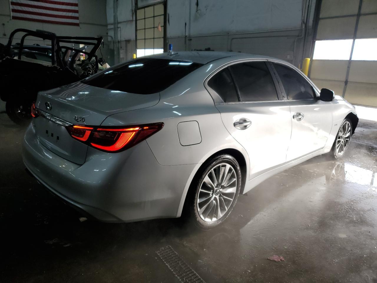 2019 INFINITI Q50 LUXE - Фото 3