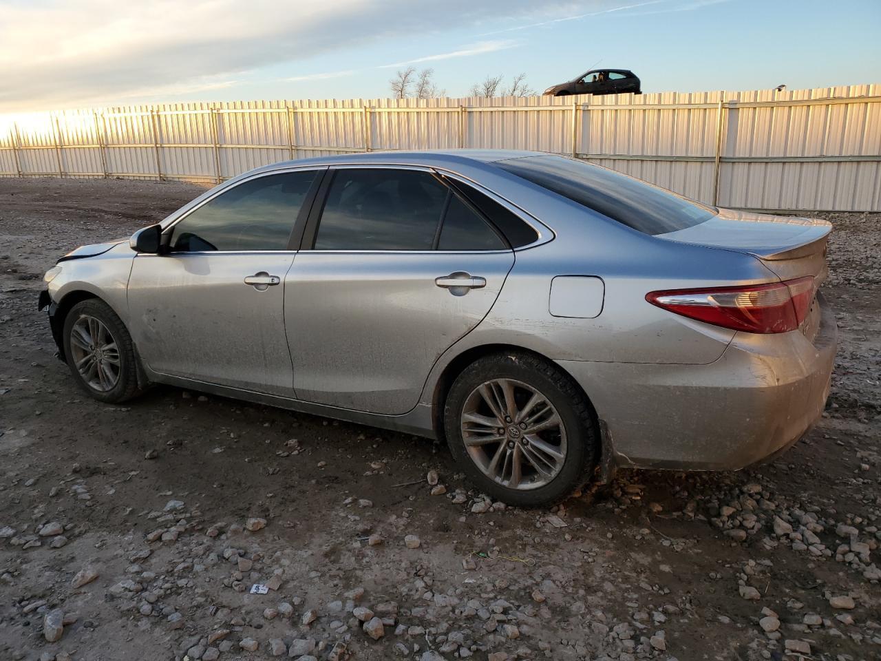 2016 TOYOTA CAMRY LE - Фото 2