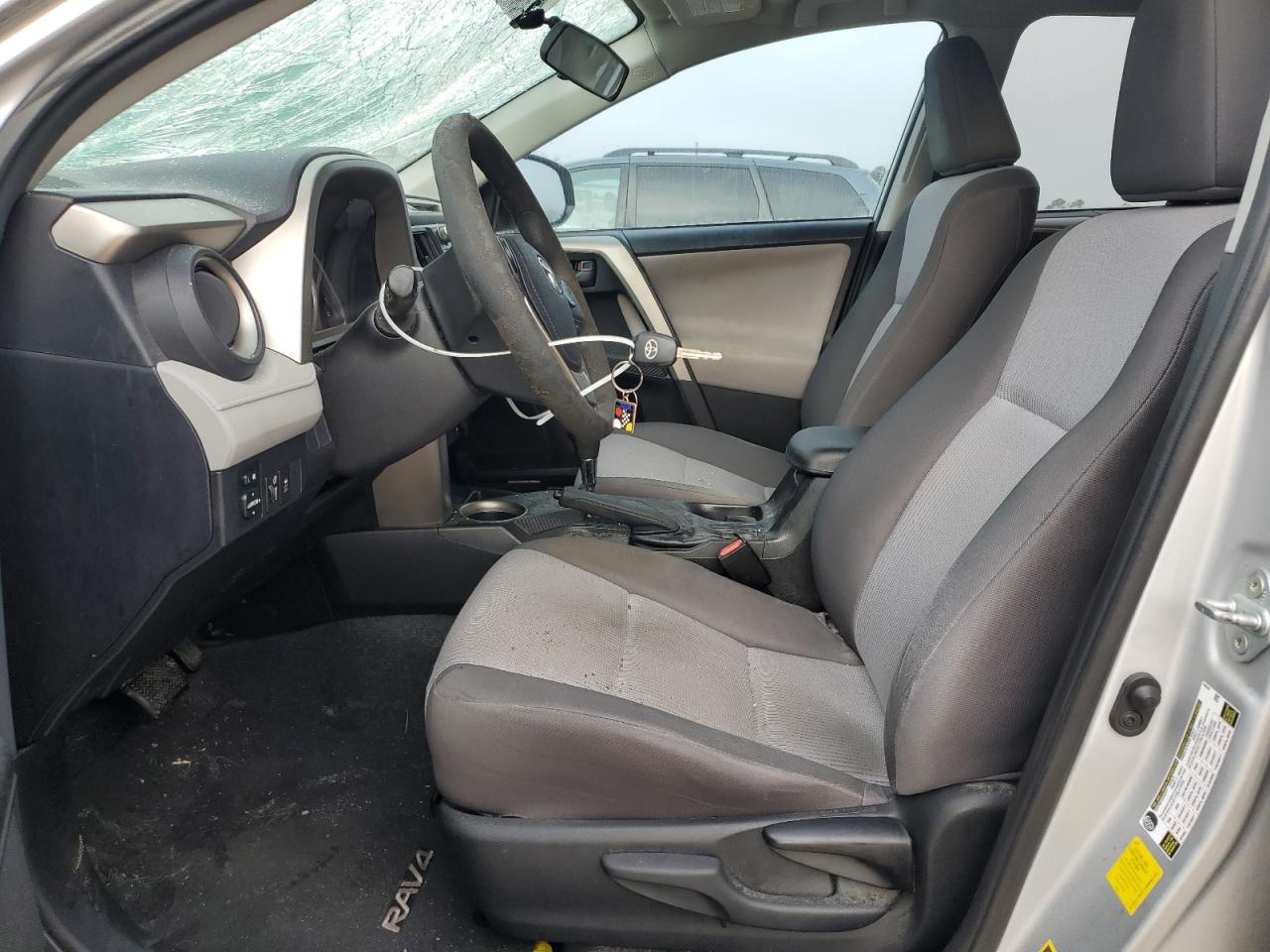 2014 TOYOTA RAV4 LE - Фото 7