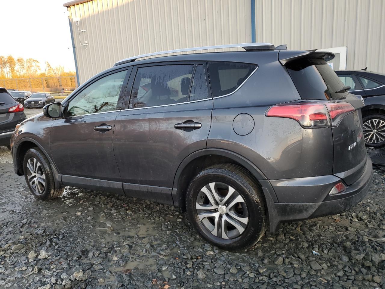2016 TOYOTA RAV4 LE - Фото 2