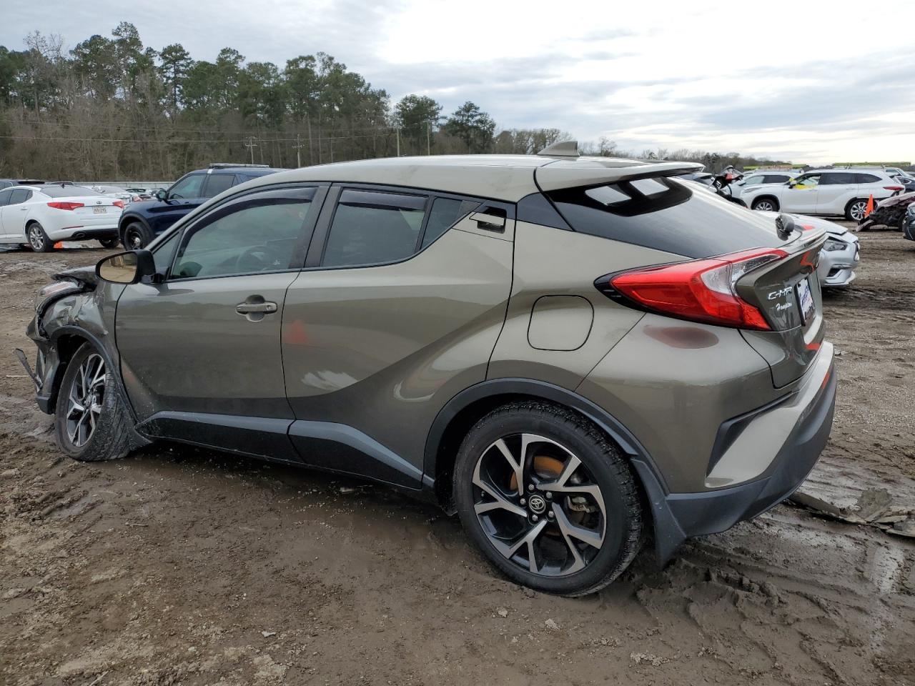 2021 TOYOTA C-HR XLE - Фото 2