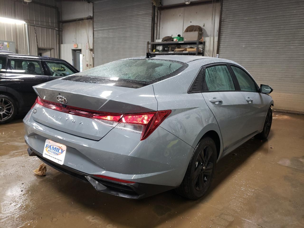 2023 HYUNDAI ELANTRA SE - Image 3