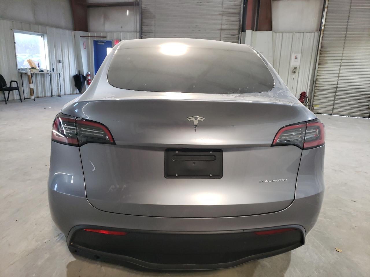 2025 TESLA MODEL Y - Фото 6