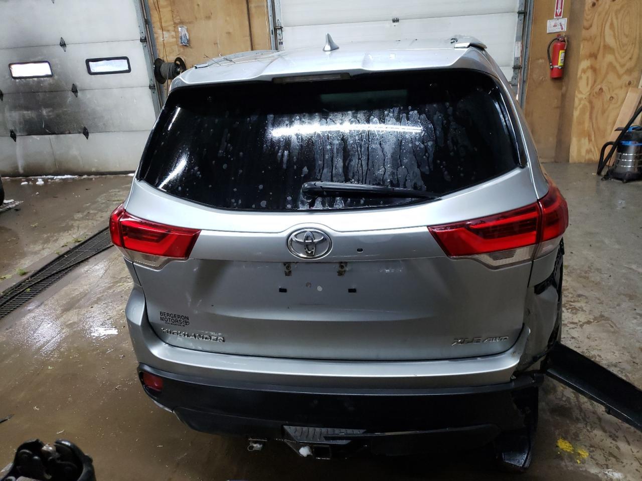 2019 TOYOTA HIGHLANDER - Image 6