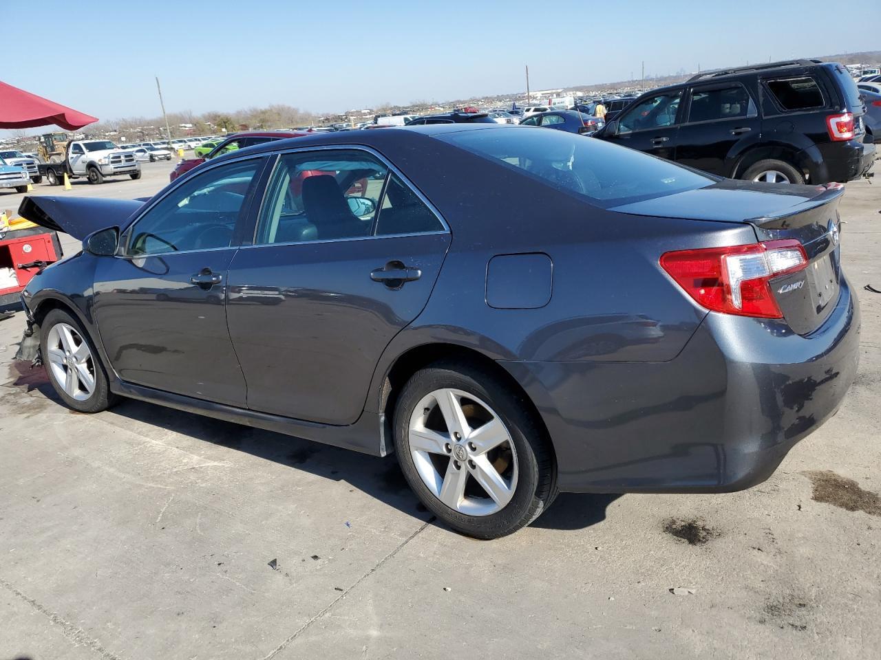 2014 TOYOTA CAMRY L - Image 2