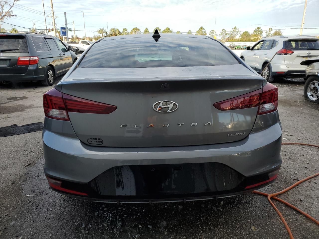 2019 HYUNDAI ELANTRA SE - Фото 6