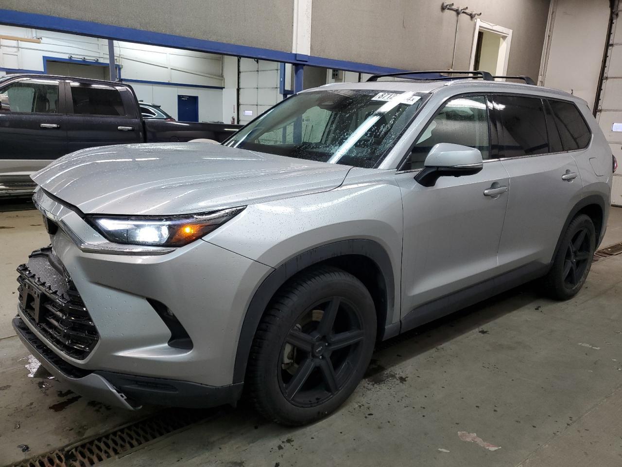 2024 TOYOTA GRAND HIGH