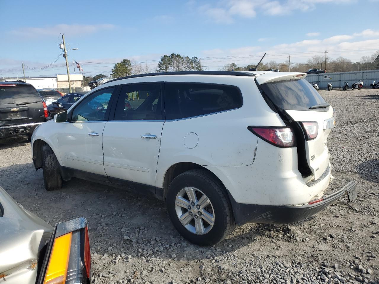 2014 CHEVROLET TRAVERSE L - Image 2