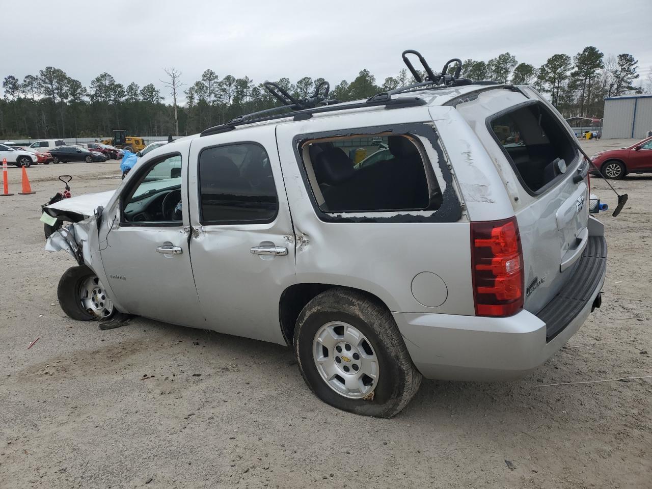 2011 CHEVROLET TAHOE K150 - Image 2