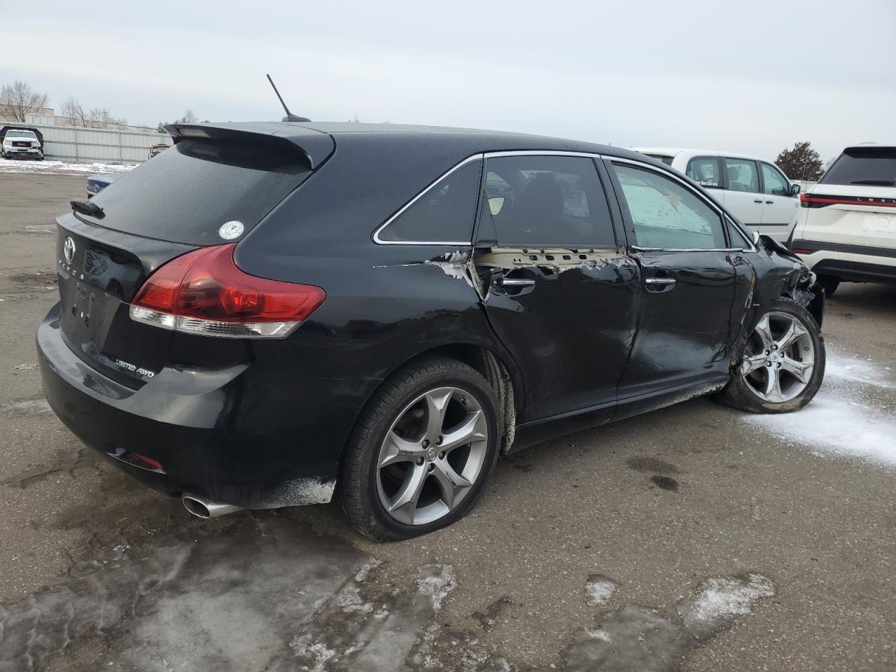 2013 TOYOTA VENZA LE - Фото 3