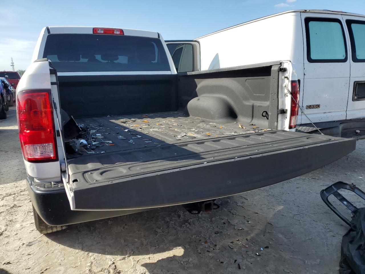 2017 RAM 1500 ST - Image 6