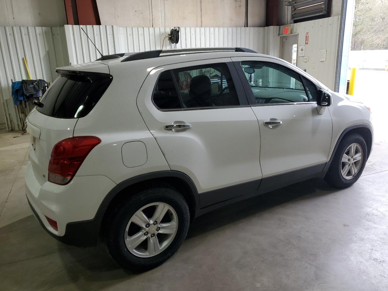 2018 CHEVROLET TRAX 1LT - Фото 3