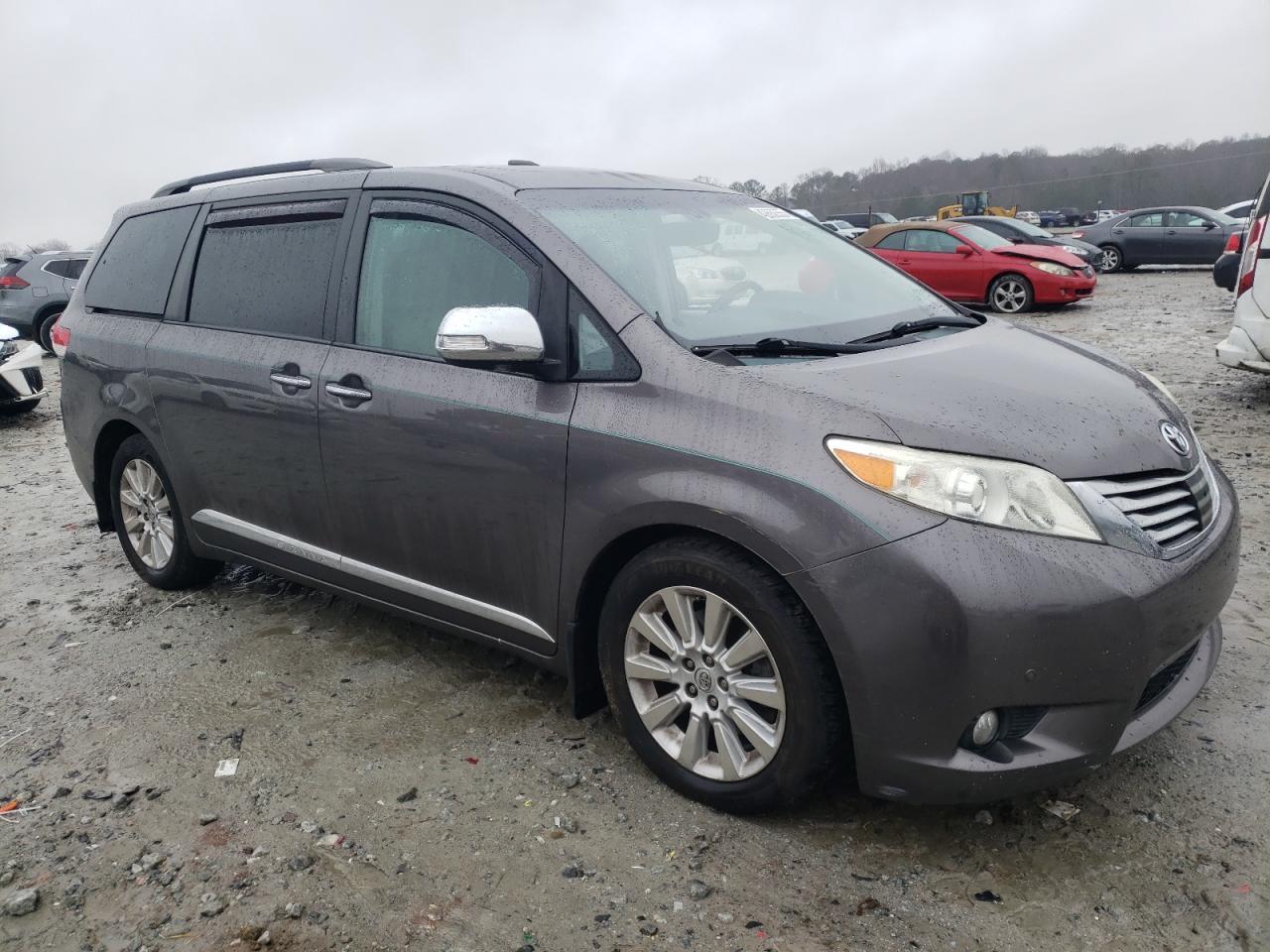2013 TOYOTA SIENNA XLE - Фото 4