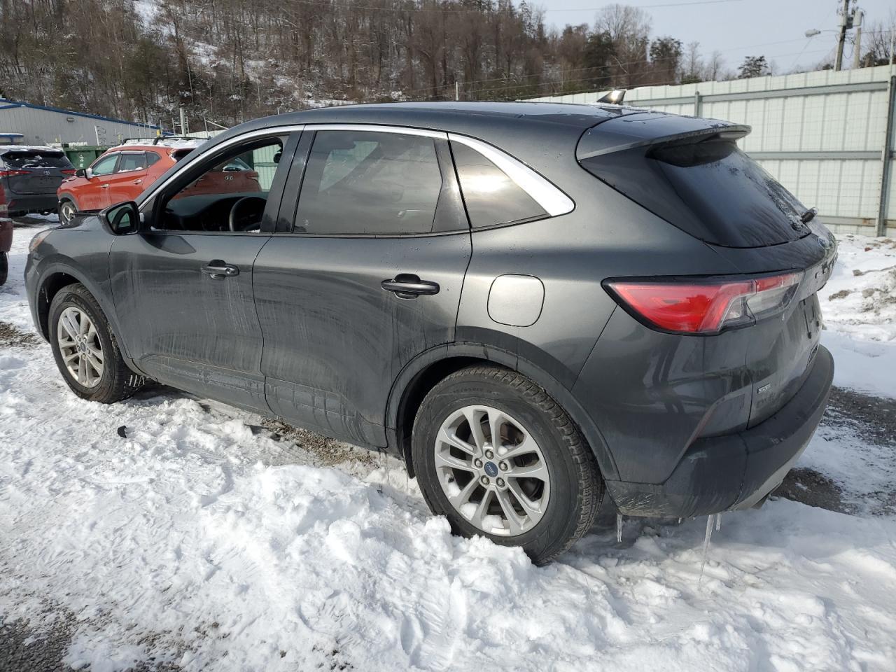 2020 FORD ESCAPE SE - Фото 2