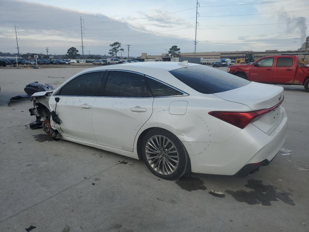 2019 TOYOTA AVALON XLE - Image 2