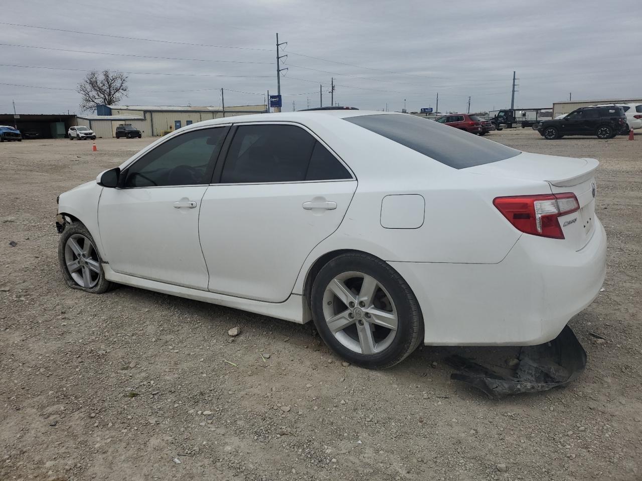 2014 TOYOTA CAMRY L - Image 2