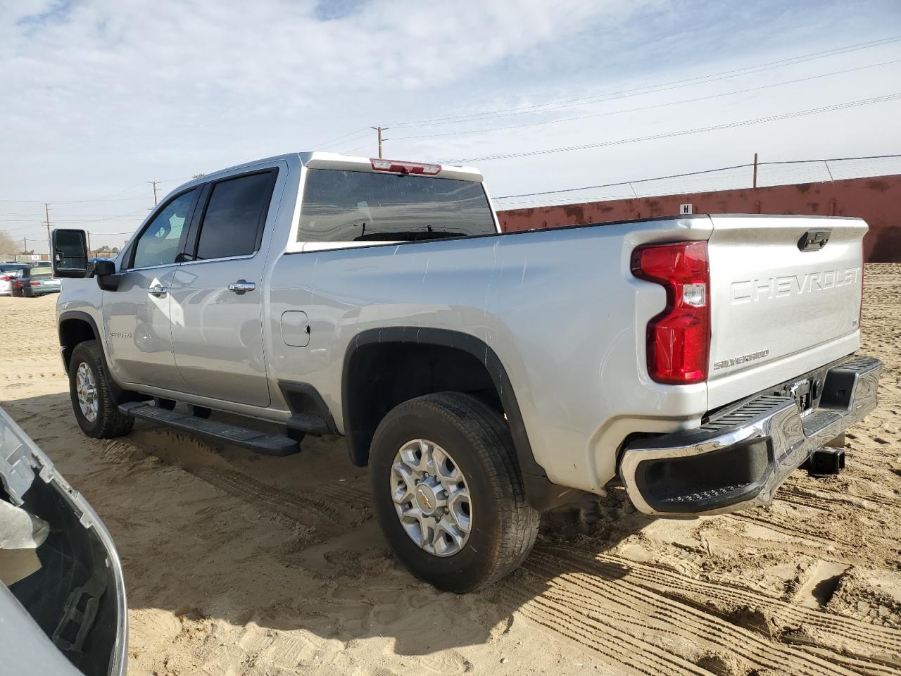 2023 CHEVROLET SILVERADO - Фото 2