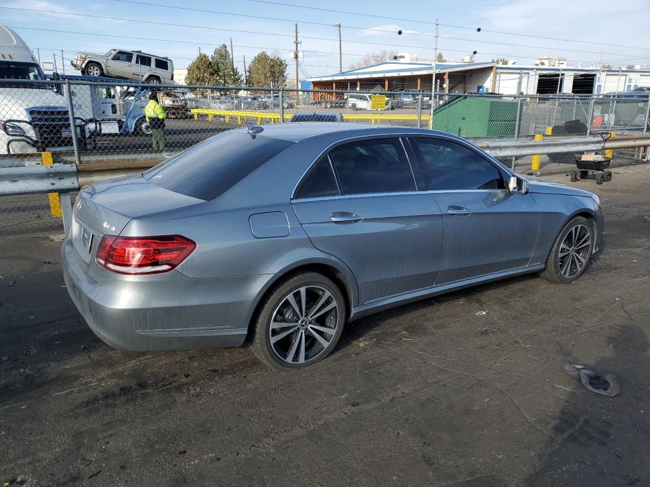 2014 MERCEDES-BENZ E 350 4MAT - Image 3