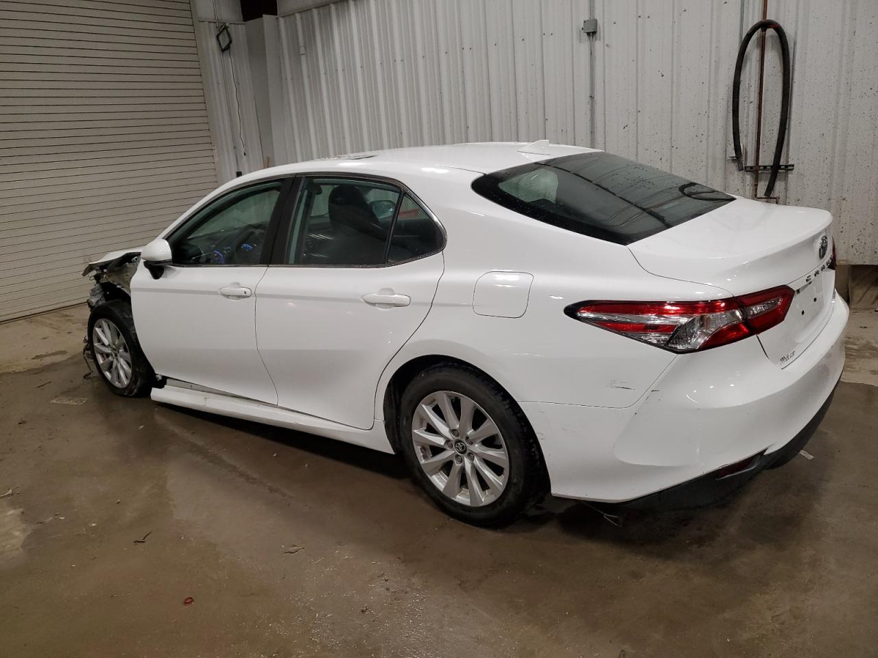 2020 TOYOTA CAMRY LE - Фото 2