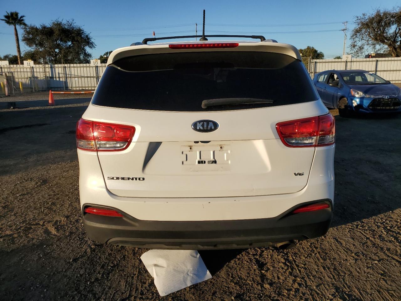 2016 KIA SORENTO LX - Image 6