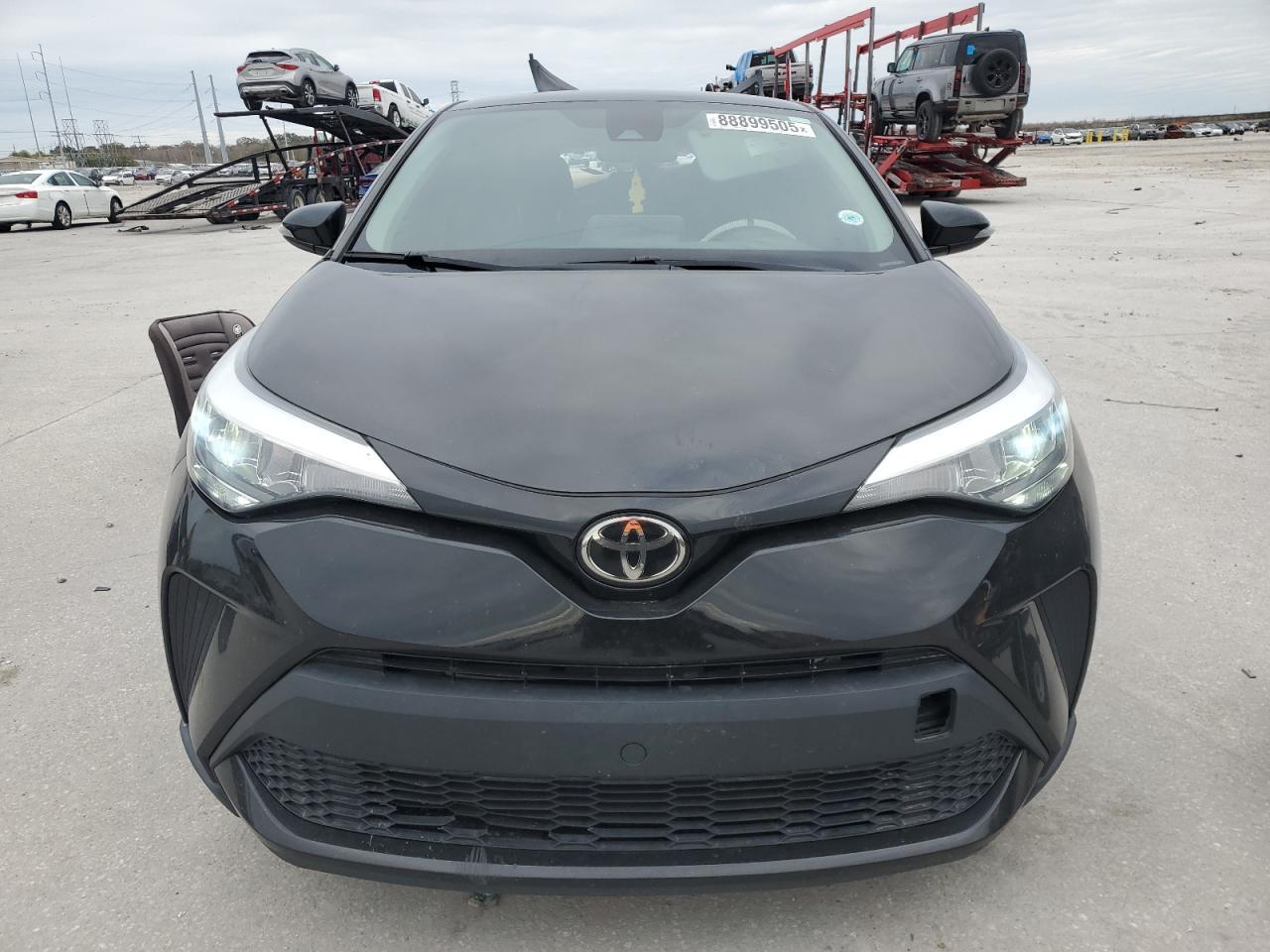 2021 TOYOTA C-HR XLE - Image 5