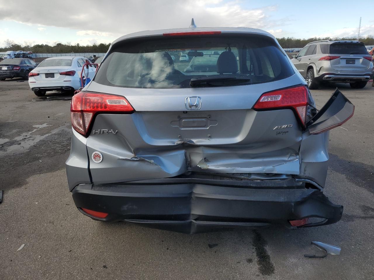 2018 HONDA HR-V LX - Image 6