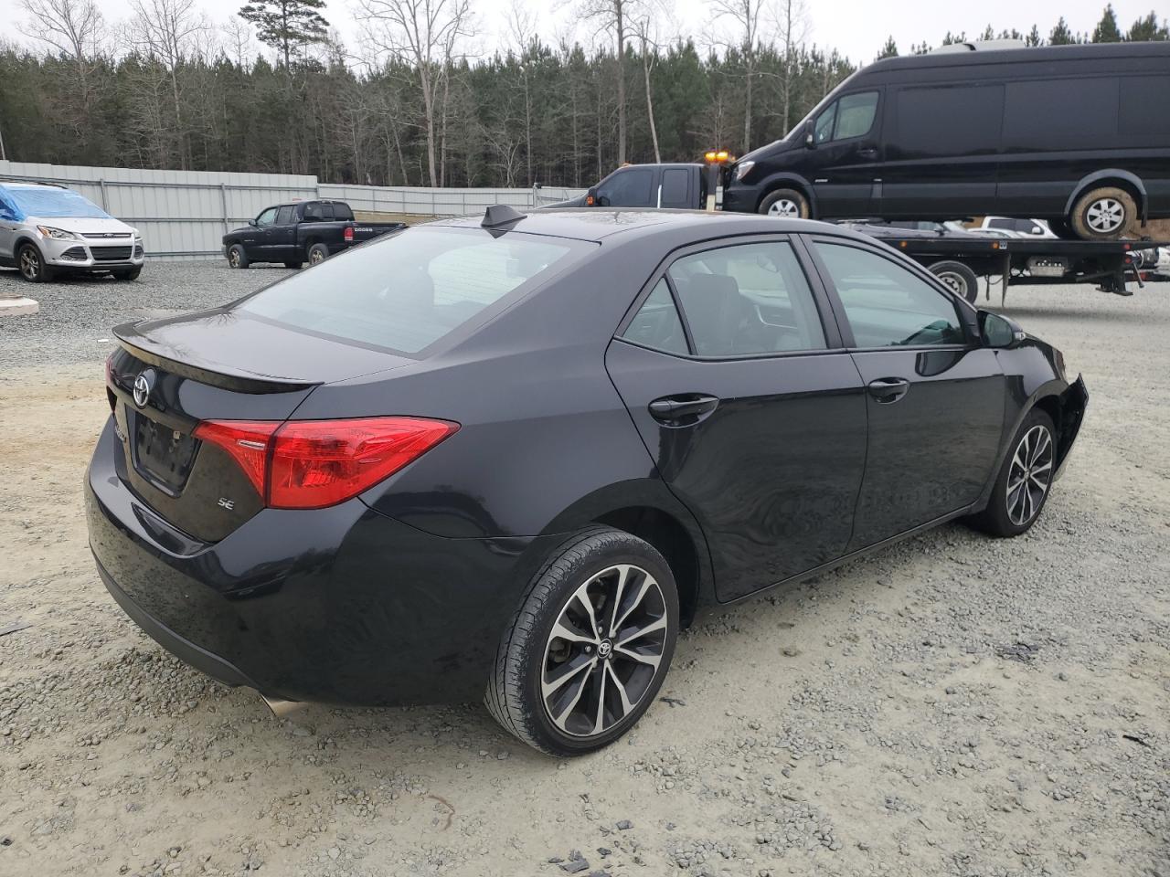 2019 TOYOTA COROLLA L - Фото 3
