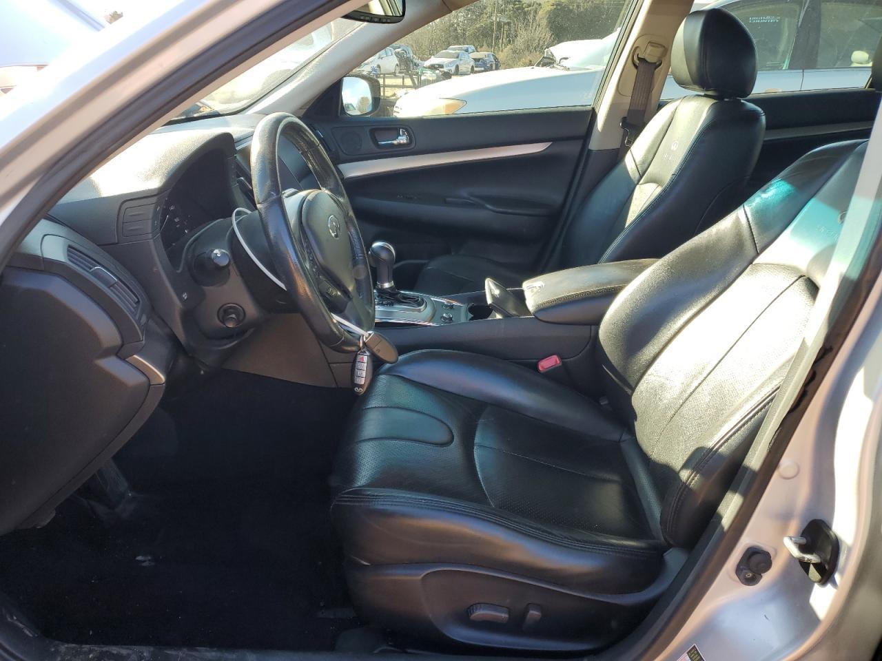 2011 INFINITI G37 BASE - Image 7