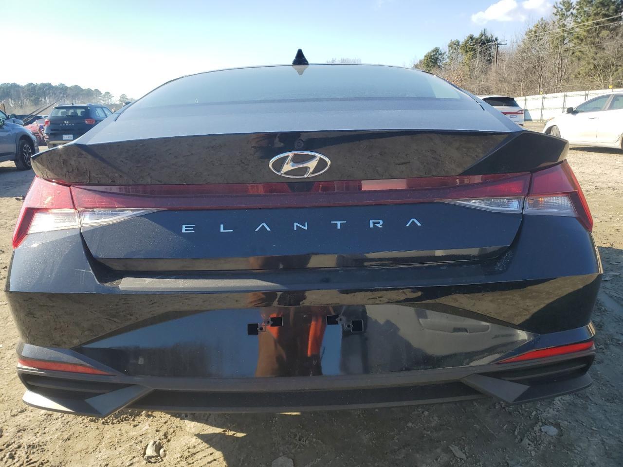 2023 HYUNDAI ELANTRA SE - Image 6