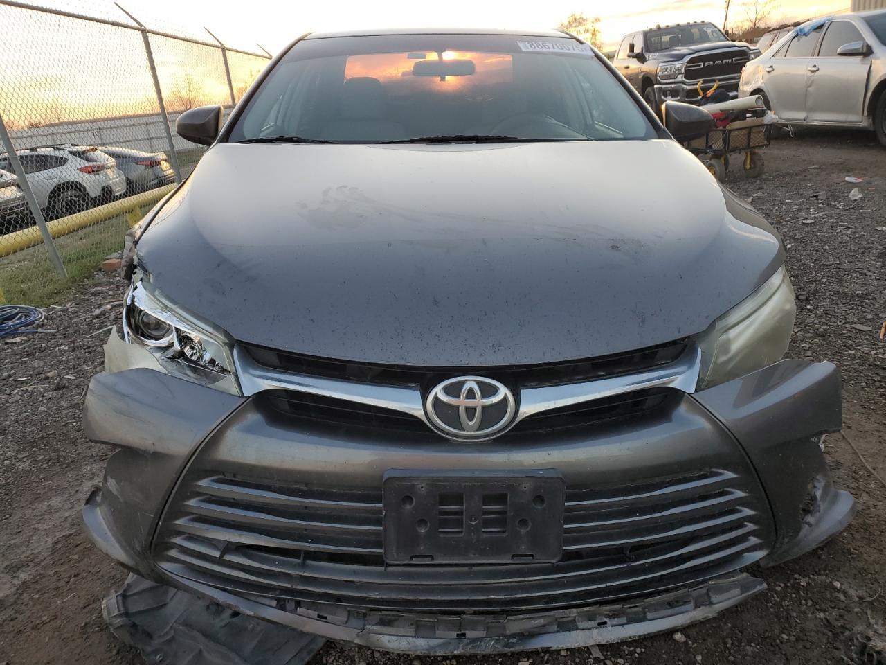 2016 TOYOTA CAMRY LE - Фото 5