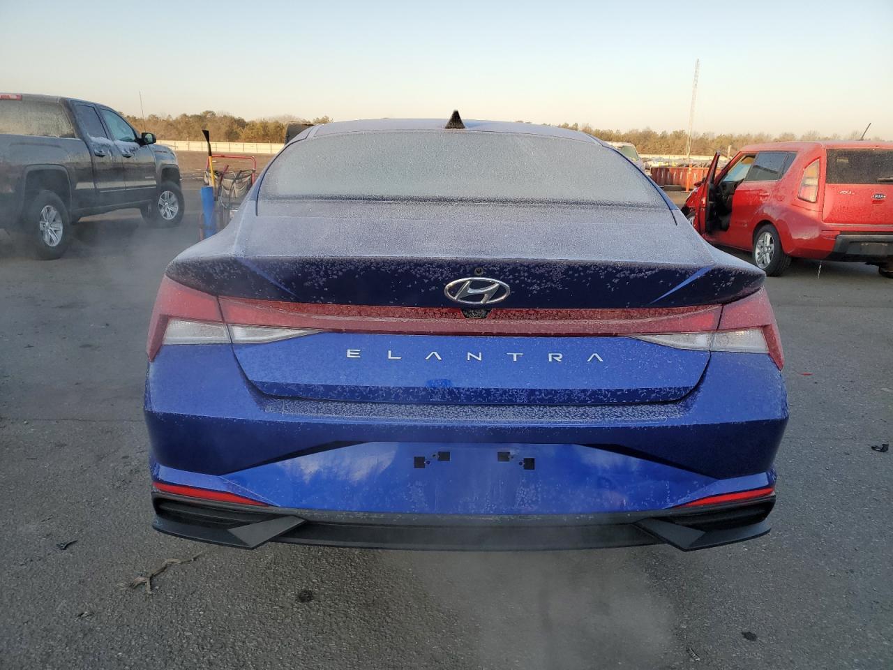 2023 HYUNDAI ELANTRA SE - Image 6