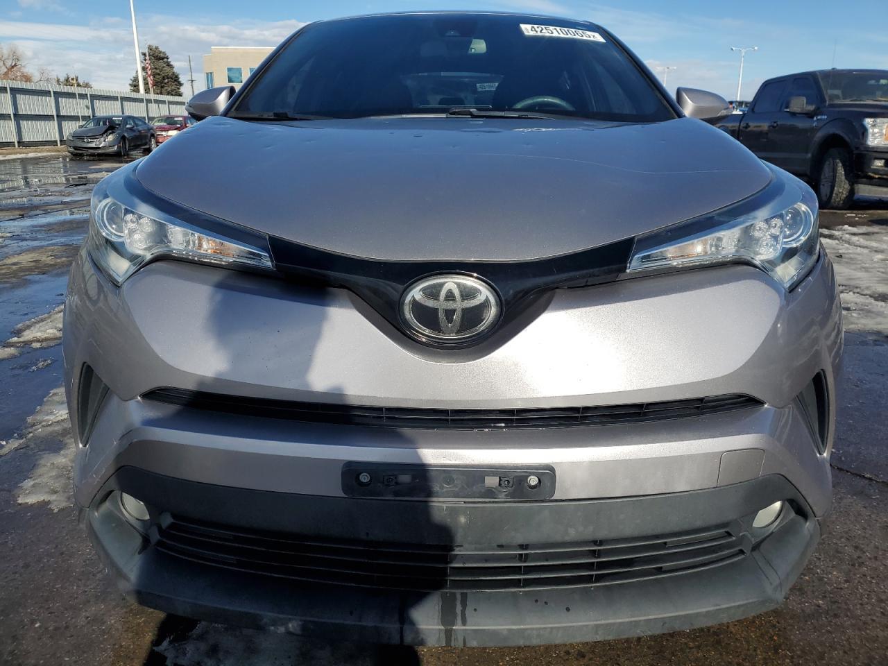 2018 TOYOTA C-HR XLE - Image 5
