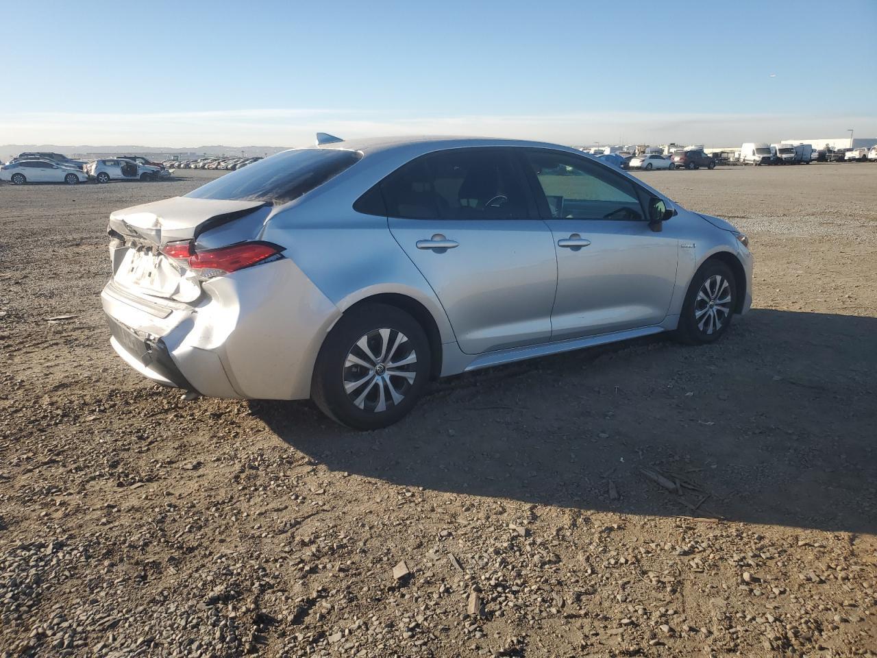 2021 TOYOTA COROLLA LE - Image 3