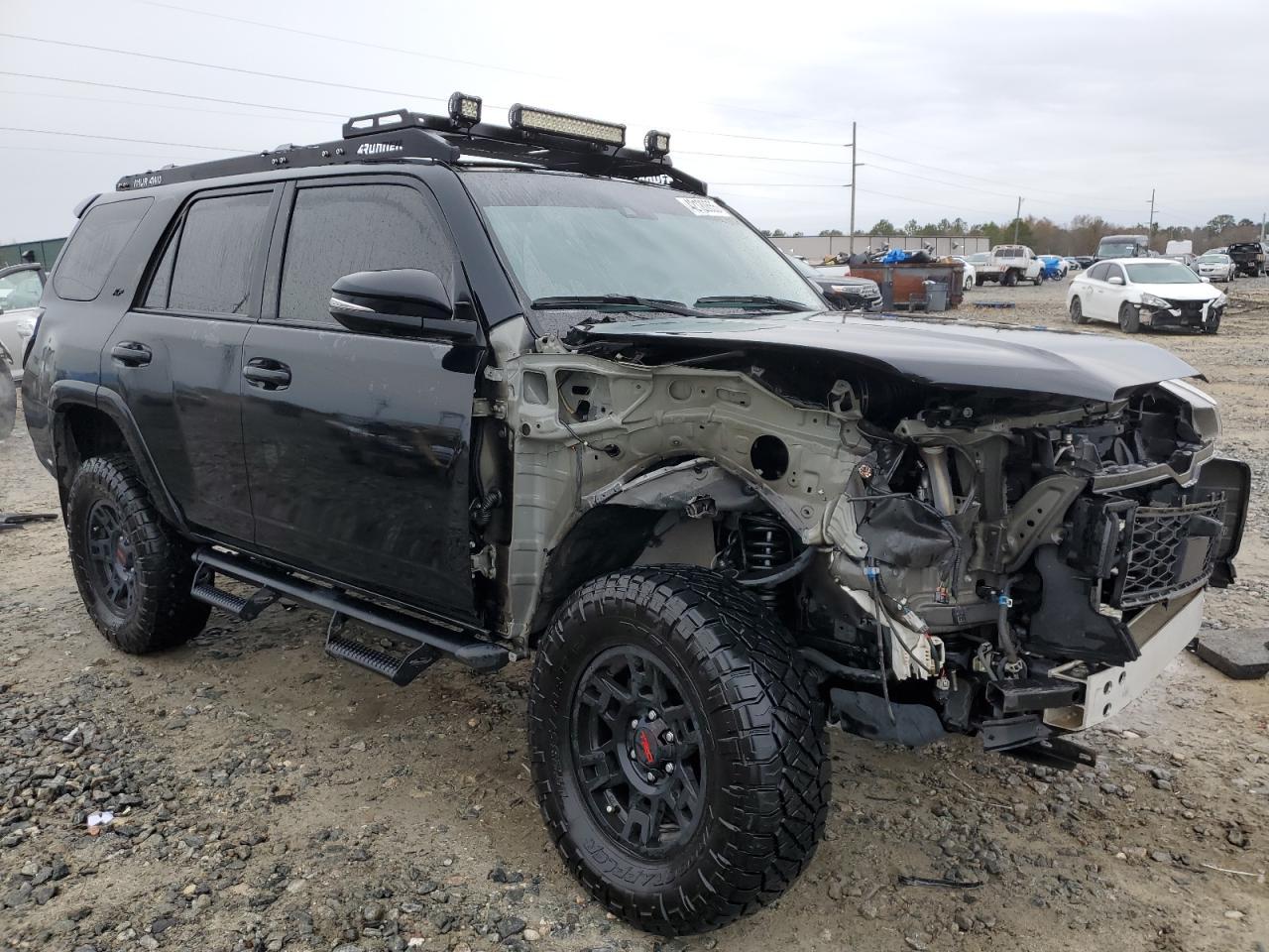2022 TOYOTA 4RUNNER SR - Фото 4