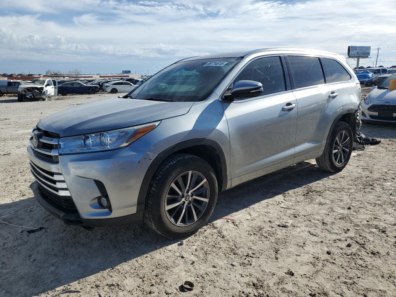 2018 TOYOTA HIGHLANDER