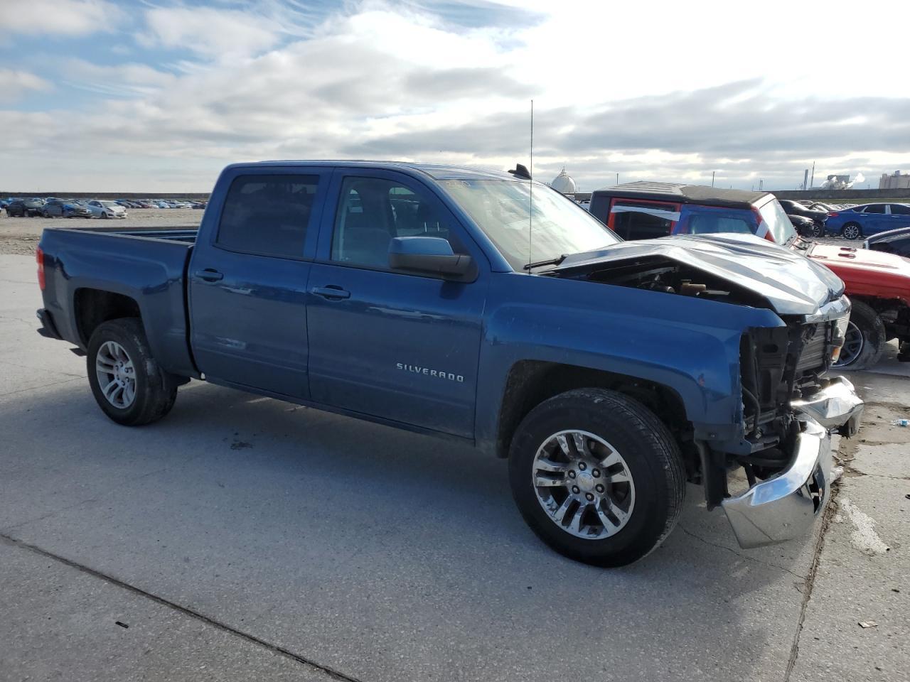 2017 CHEVROLET SILVERADO - Image 4