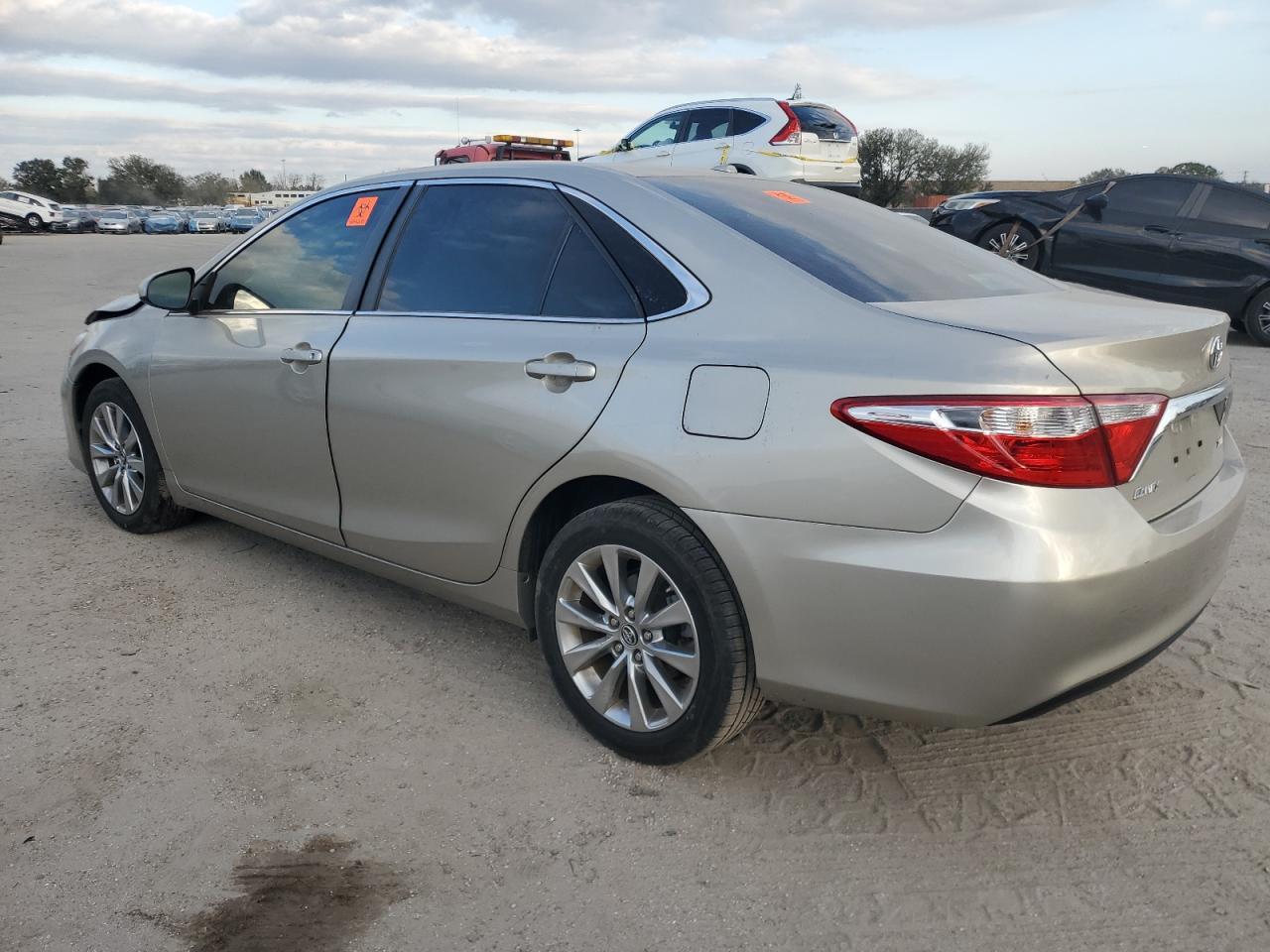 2015 TOYOTA CAMRY LE - Фото 2