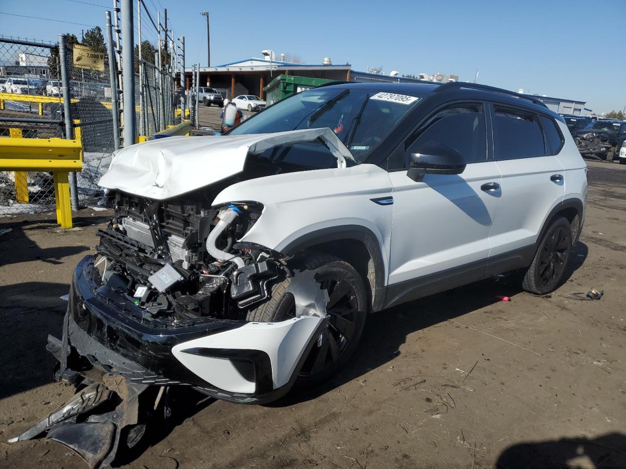 2024 VOLKSWAGEN TAOS SE