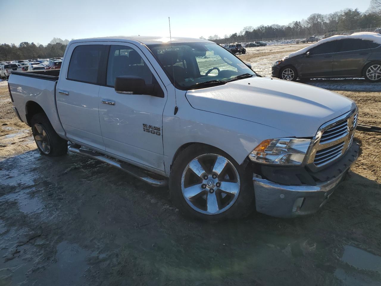 2017 RAM 1500 SLT - Image 4