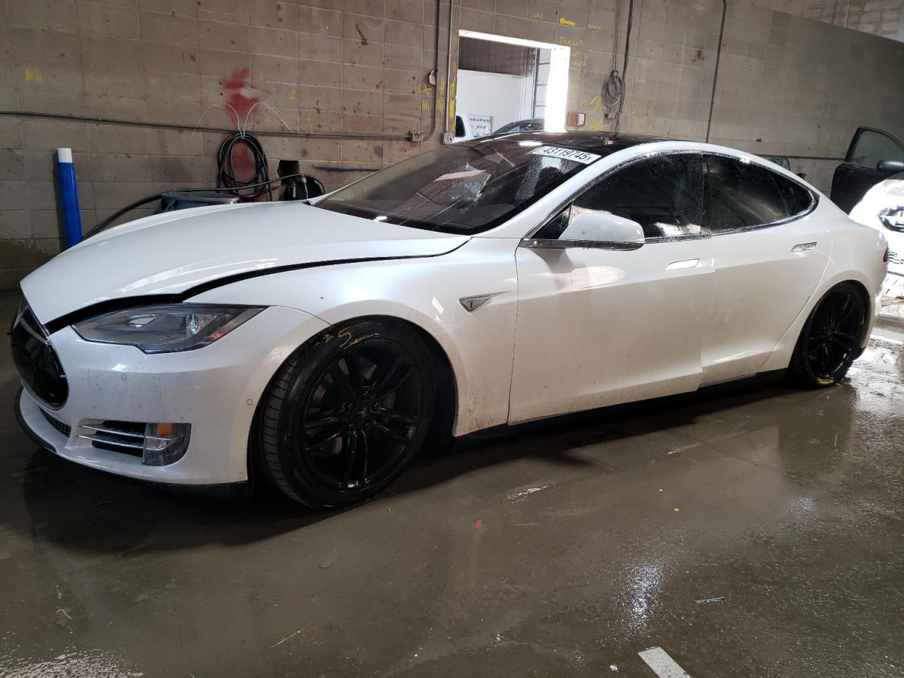 2015 TESLA MODEL S 85