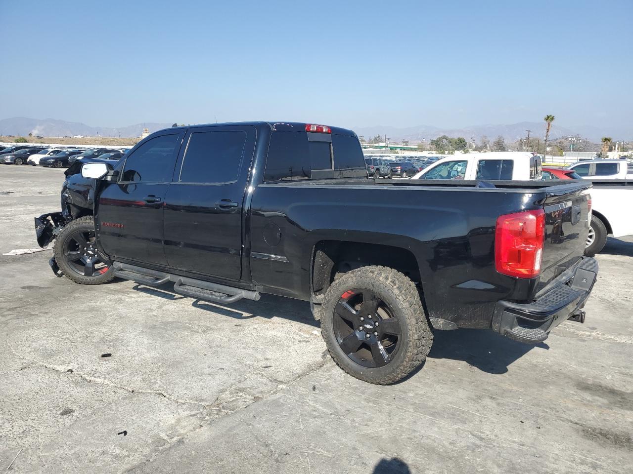 2018 CHEVROLET SILVERADO - Фото 2