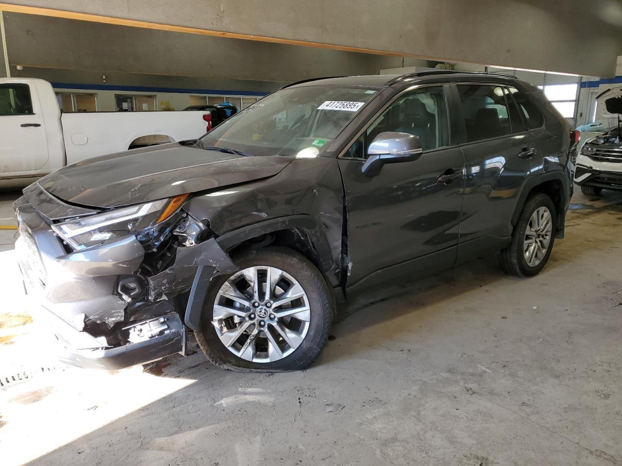 2024 TOYOTA RAV4 XLE P